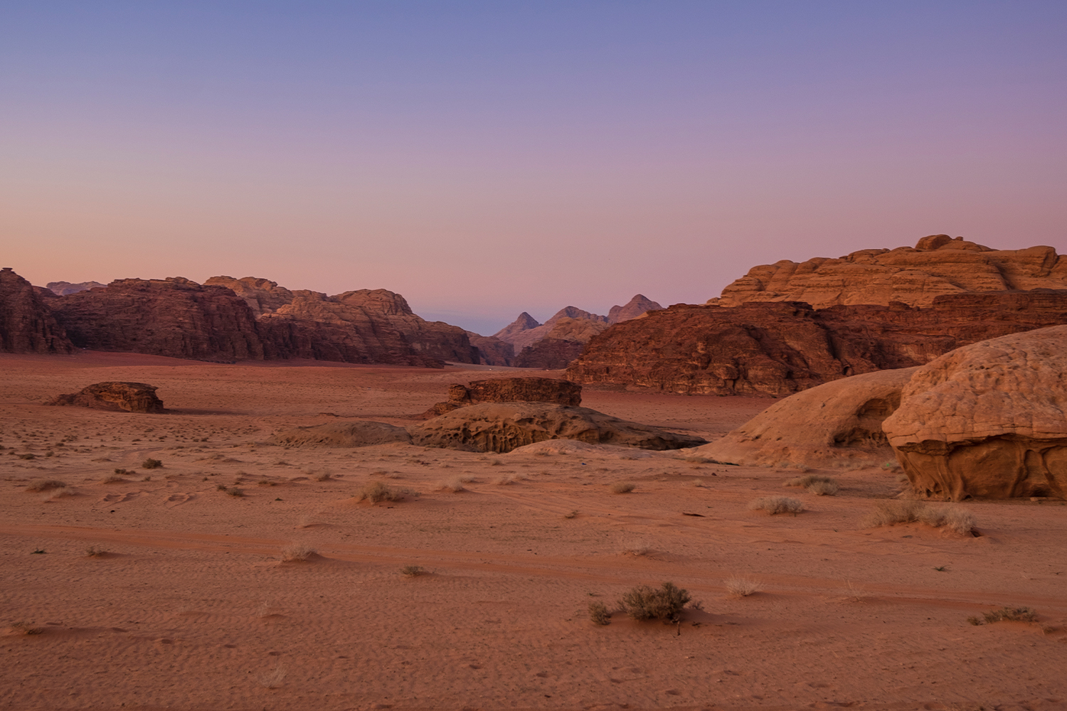Mars'ta Gün Doğumuna İlk Bakış 