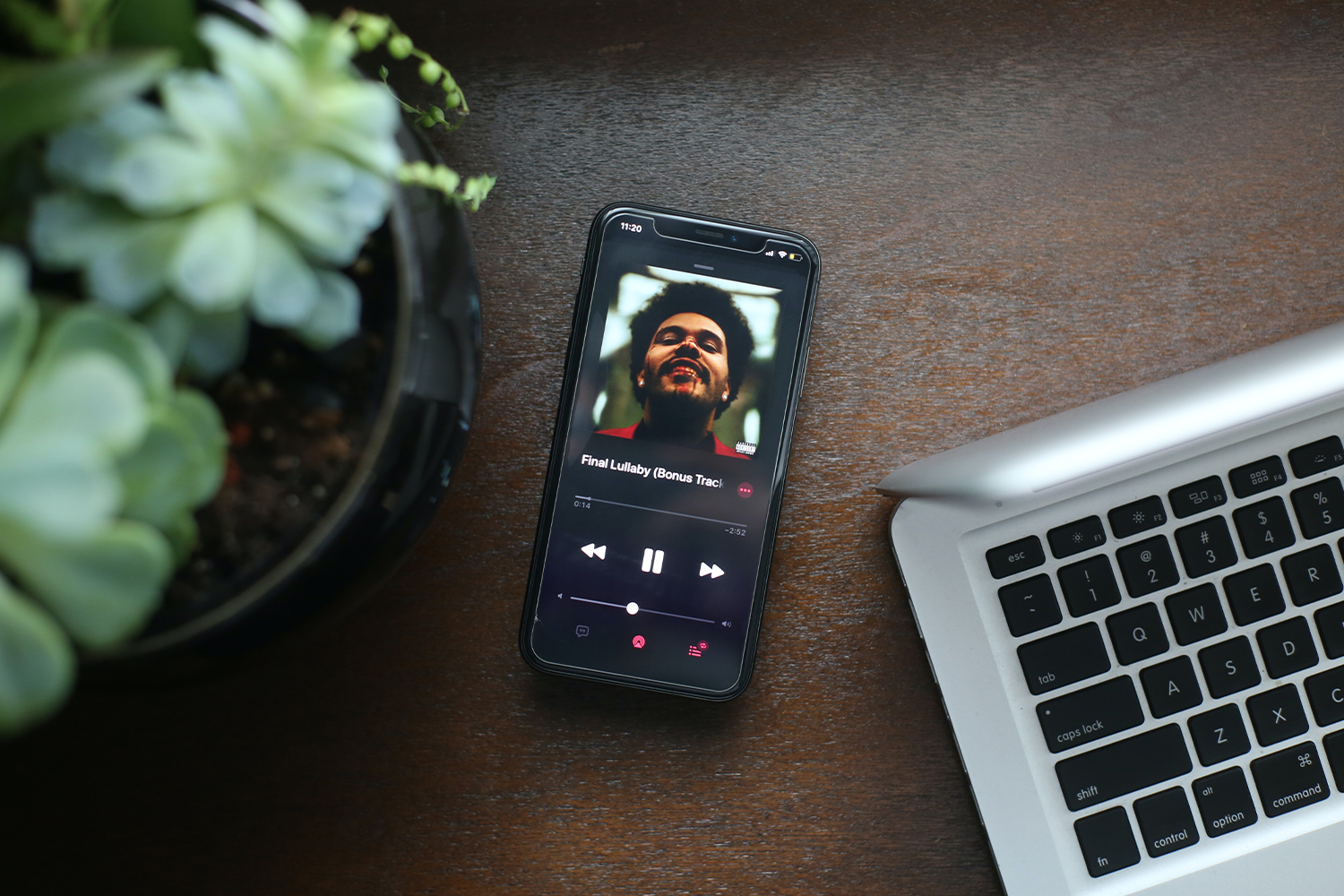 İOS'taki Apple Music hatasının, insanların çalma listelerini karıştırdığı bildiriliyor 