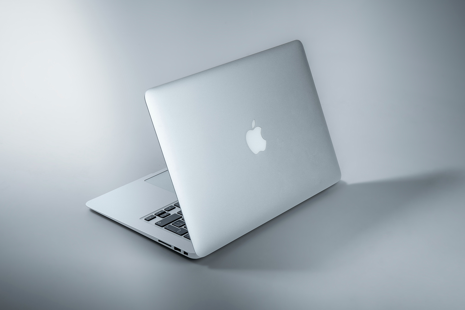 Apple WWDC 2023: iOS 17'den Yeni MacBook'lara, Beklentiler Neler?