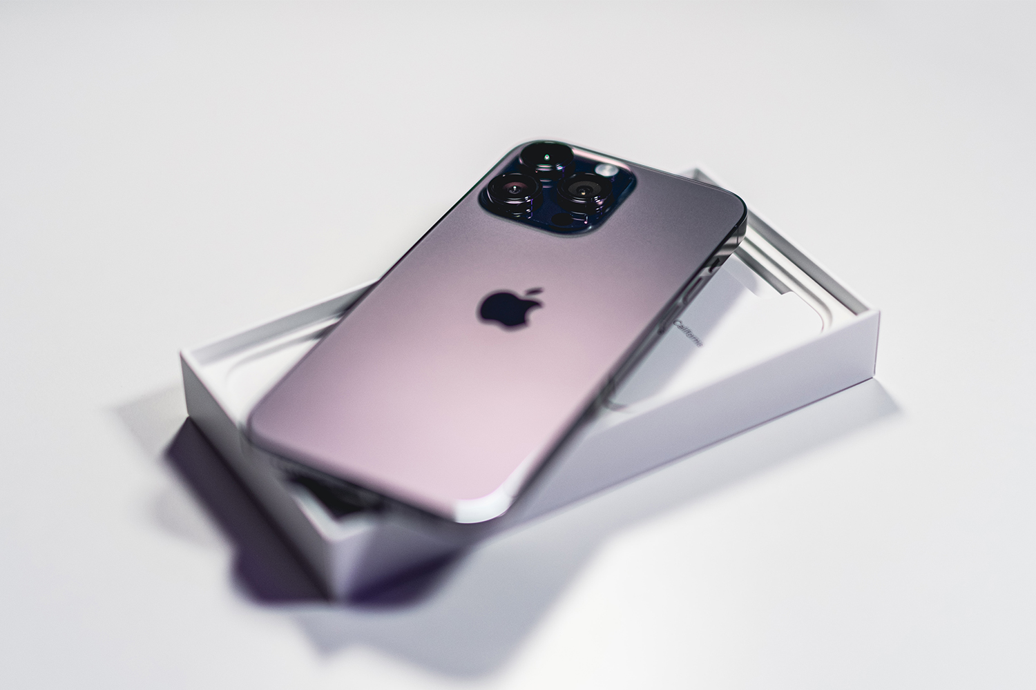 iPhone 15 Serisi, Pil Performansıyla Android’e Fark Atacak