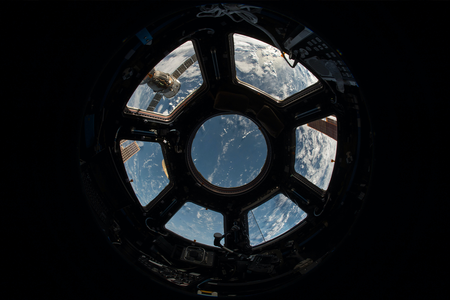 Rus ISS Modülünden Radyatör Sızıntısı, Uzay Yürüyüşçülerine Sorun Çıkarıyor