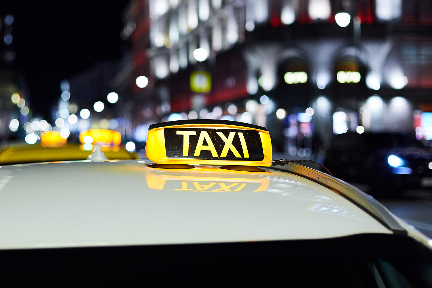 San Francisco'da Robotaksi Devrimi: Waymo ve Cruise, 7/24 Hizmet Sunmaya Başlıyor!