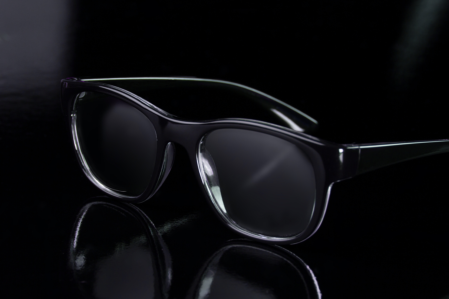 Araştırmacılar Sessiz İletişim İçin Yüz Hareketlerini İzleyen Sonar Gözlük Geliştirdi