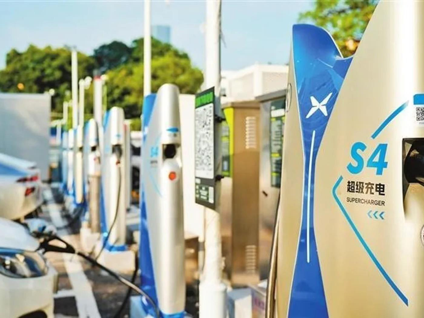 Shenzhen, Hızlı Şarj İstasyonu Sayısında Benzin İstasyonlarını Geçti