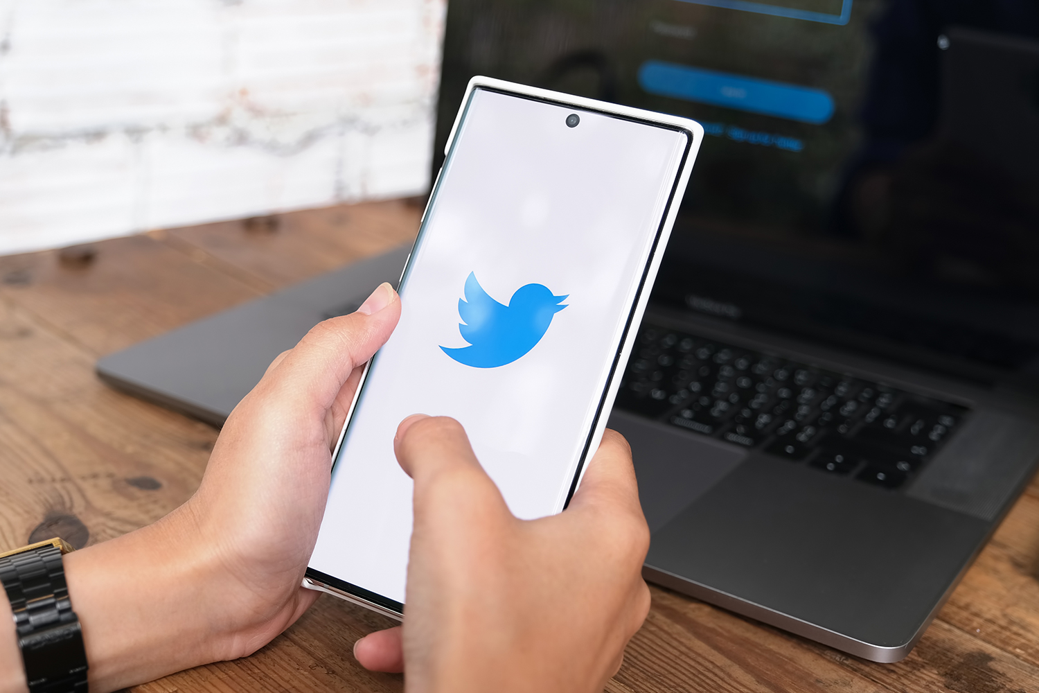Twitter’ın Yönetici Göçü: Reklam ve Marka Güvenliği Başkanı Şirketten Ayrıldı
