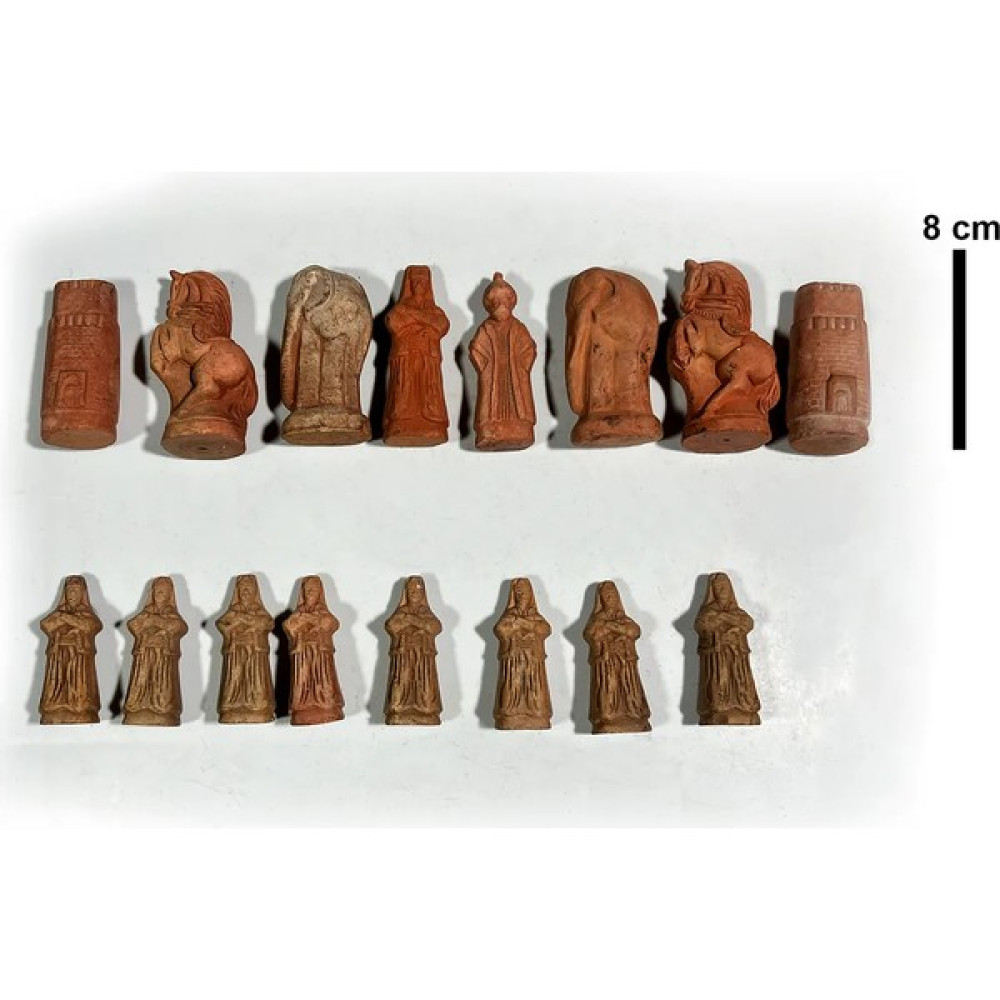 212 Toyzz Tarihi Taş Satranç Taşları Takımı %100 El Yapımı 8 cm - Siyah - Beyaz Satranç Fiyatı