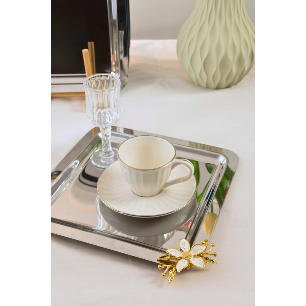 6'lı Kare Paslanmaz Çelik Tepsi Seti 21X21 cm – Gold Papatya Figürlü Kahve & Çay Sunum Tepsisi - 21 cm Tepsiler / Fırın Kapları Fiyatı