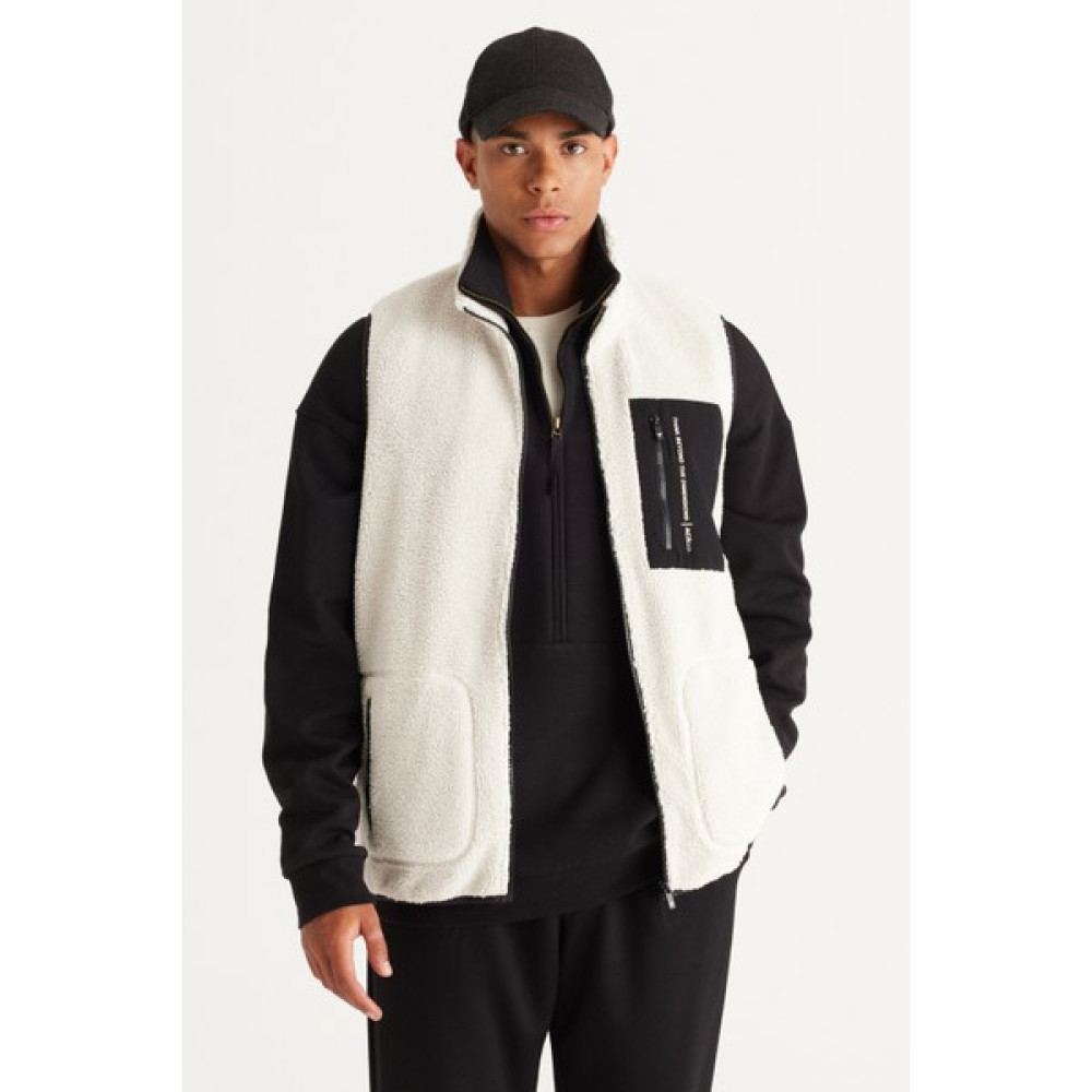 AC&Co / Altınyıldız Classics Erkek Bej Standart Fit Normal Kesim Dik Yaka Sherpa Polar Yelek Erkek Yelek Fiyatı
