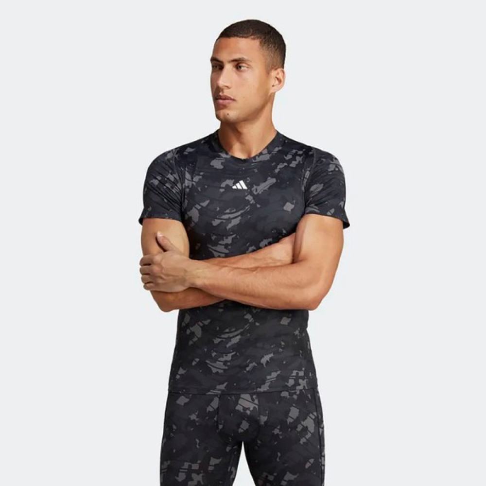 adidas Erkek Günlük T-Shirt Tf Aop Tee HS9811 Erkek T-shirt Fiyatı