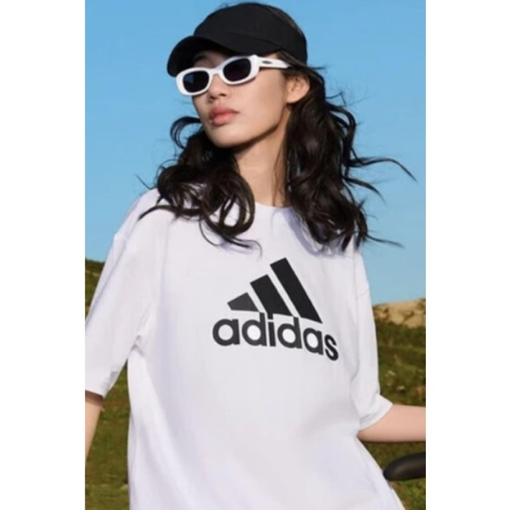 adidas Future Icons Badge Of Sport Tee Kadın Beyaz Tshirt (Rahat Kalıp) Bayan T-shirt Fiyatı