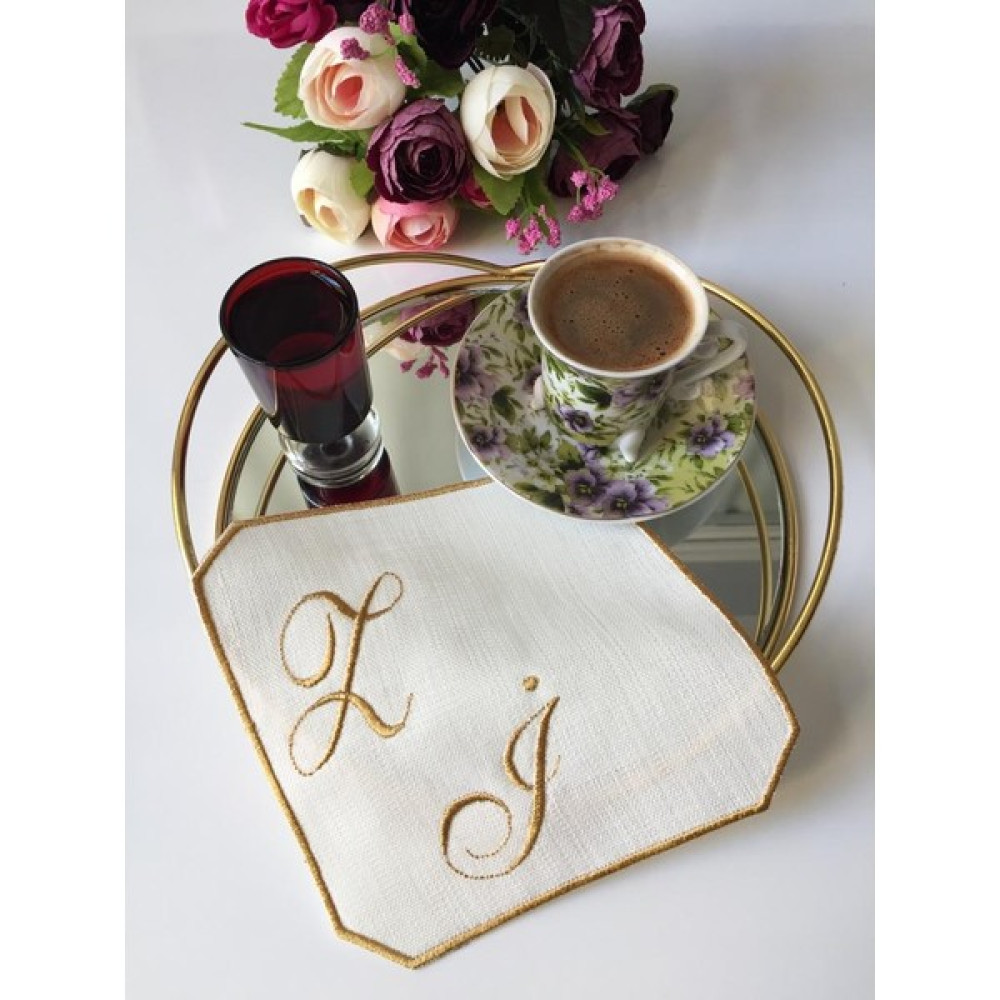 Afa Tasarım Kişiye Özel Harf Nakışlı Söz Nişan Mendili, Kahve Yanı Sunum Peçetesi - Krem - Gold - 15 x 15 cm Masa Örtüsü Fiyatı
