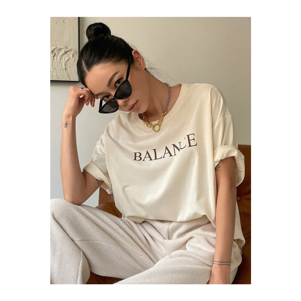 AFROGİYİM Kadın Bej Balance Baskılı Oversize T-shirt S Beden Bayan T-shirt Fiyatı