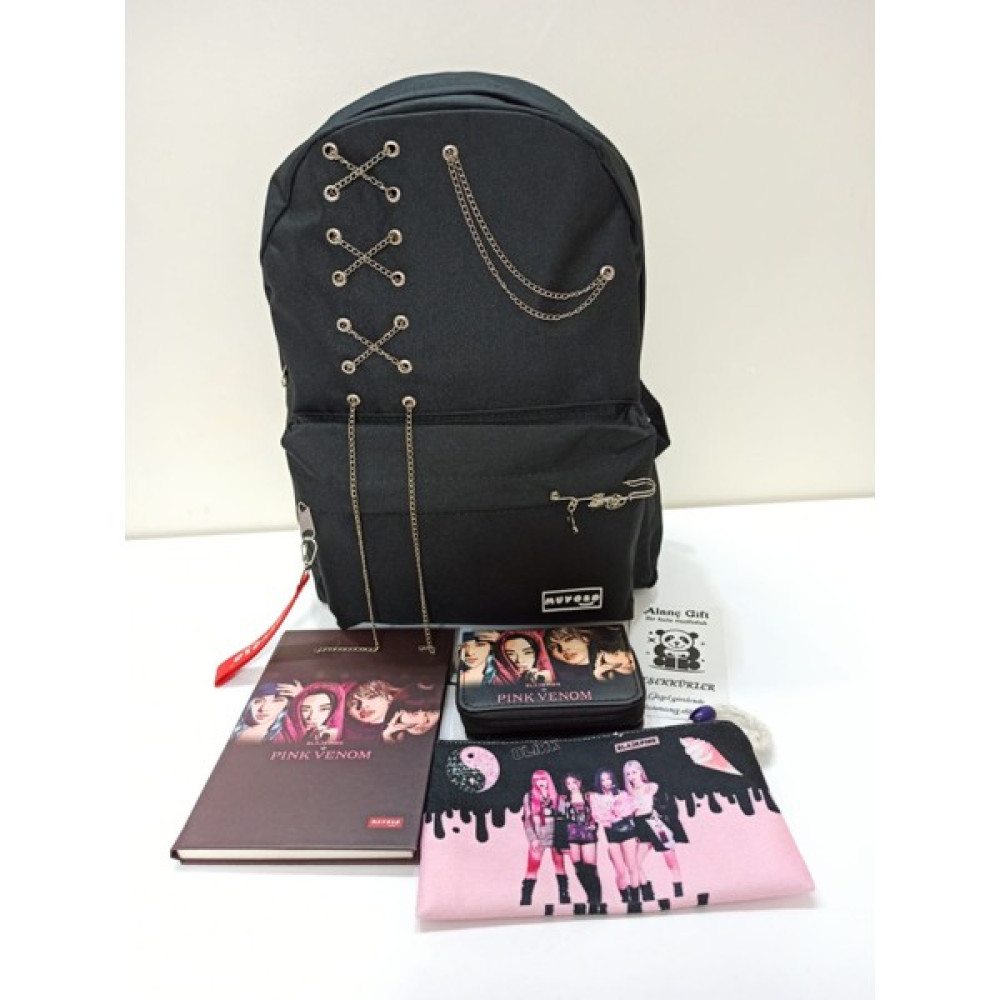 Alanç Gift Piercingli Zincirli Siyah Okul Sırt Çantası ,Black Pink Defter, Black Pink Cüzdan, Kalemlik Hediye Seti Okul Çantası Fiyatı
