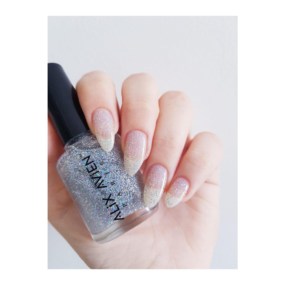 Alix Avien Gri Simli Oje 39 - Yüksek Pigmentli Uzun Süreli Kalıcılık Hızlı Kuruma - Nail Lacquer 39 Oje Fiyatı