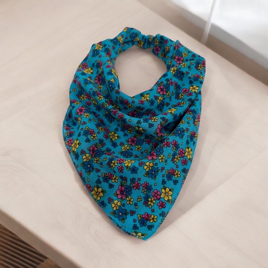 ALS Tasarım Dünyası Mavi Renk Zemin Içi Çiçek Desenli %100 Koton Bandana Bandana (Outdoor) Fiyatı