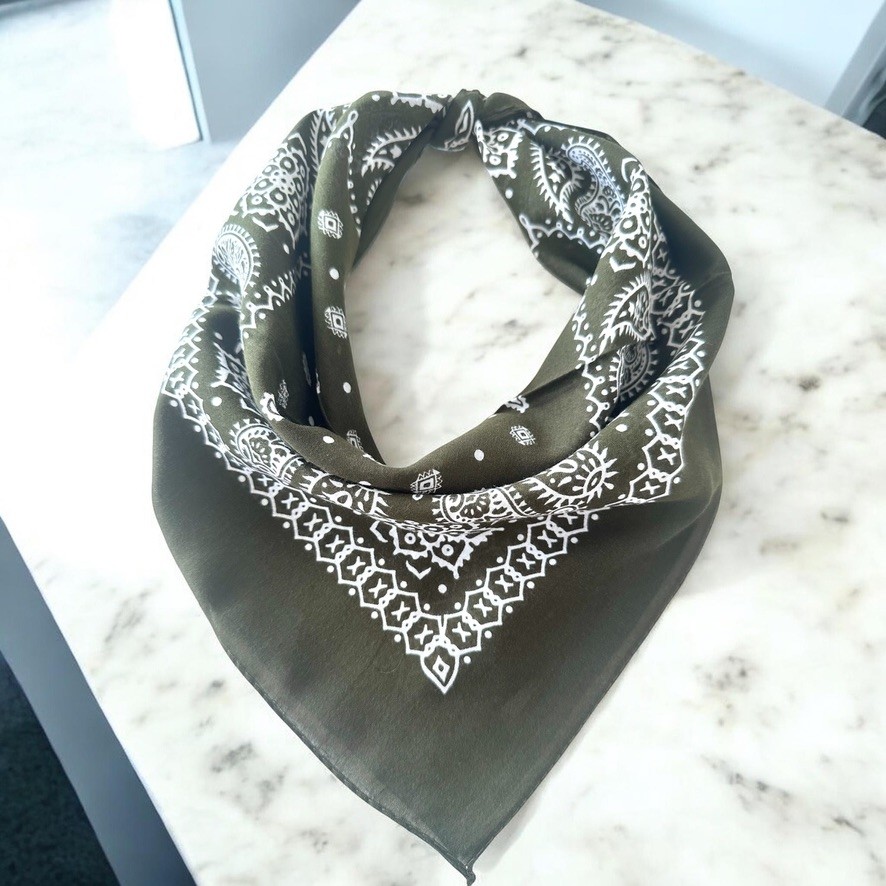 Als Tasarım Dünyası Yeşil Renk %100 Koton Retro Desenli Çok Amaçlı Bandana Diğer Fiyatı
