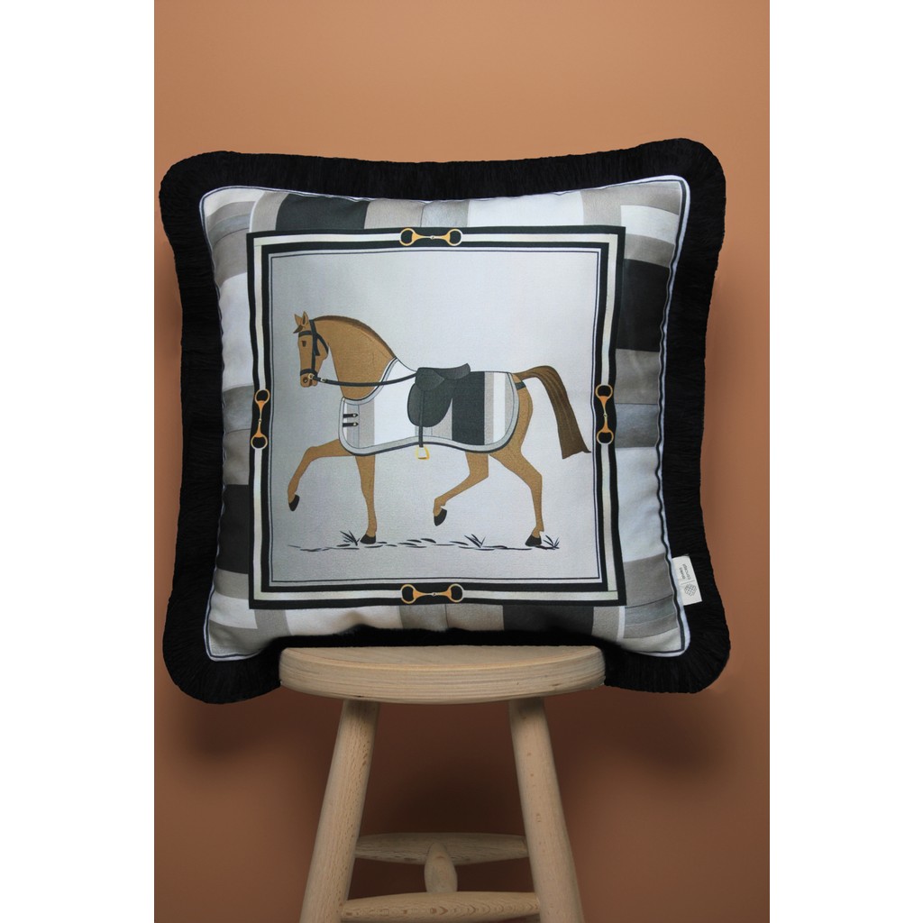 Alseko Concept Siyah Beyaz Çizgili At Desen 43 x 43 cm Kırlent Kılıfı - 43 x 43 cm - Renkli Kırlent / Mobilya Yastığı Fiyatı