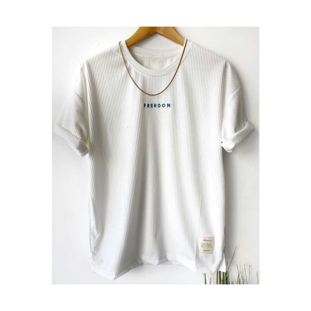 A&O Style Erkek Beyaz Oversize Freedom Nakışlı Yazlık Kısa Kollu Kadife T-shirt M Beden Bayan T-shirt Fiyatı