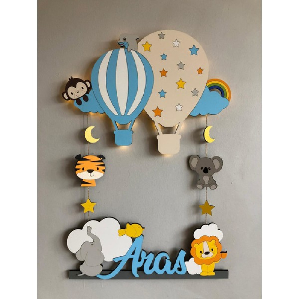 Atölye Selçukum Işıklı İsme Özel Ahşap Bebek Odası Kapı Süsü - Uçan Balon & Hayvanlar - 0 - 3 Yaş - 20 Harf - Bebek Mavisi - Krem Bebek Kapı Süsü Fiyatı