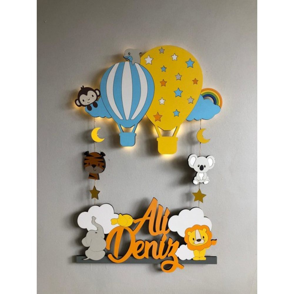 Atölye Selçukum Işıklı İsme Özel Ahşap Bebek Odası Kapı Süsü - Uçan Balon & Hayvanlar - 0 - 3 Yaş - 20 Harf - Bebek Mavisi - Sarı Bebek Kapı Süsü Fiyatı