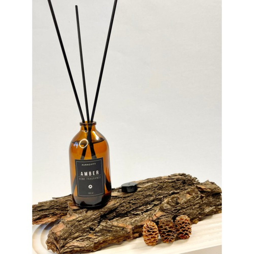 Auragift Amber Kokulu Fiber Bambu Çubuklu Oda Kokusu Amber Cam Şişe 100 ml Siyah Etiketli Oda Kokusu Fiyatı