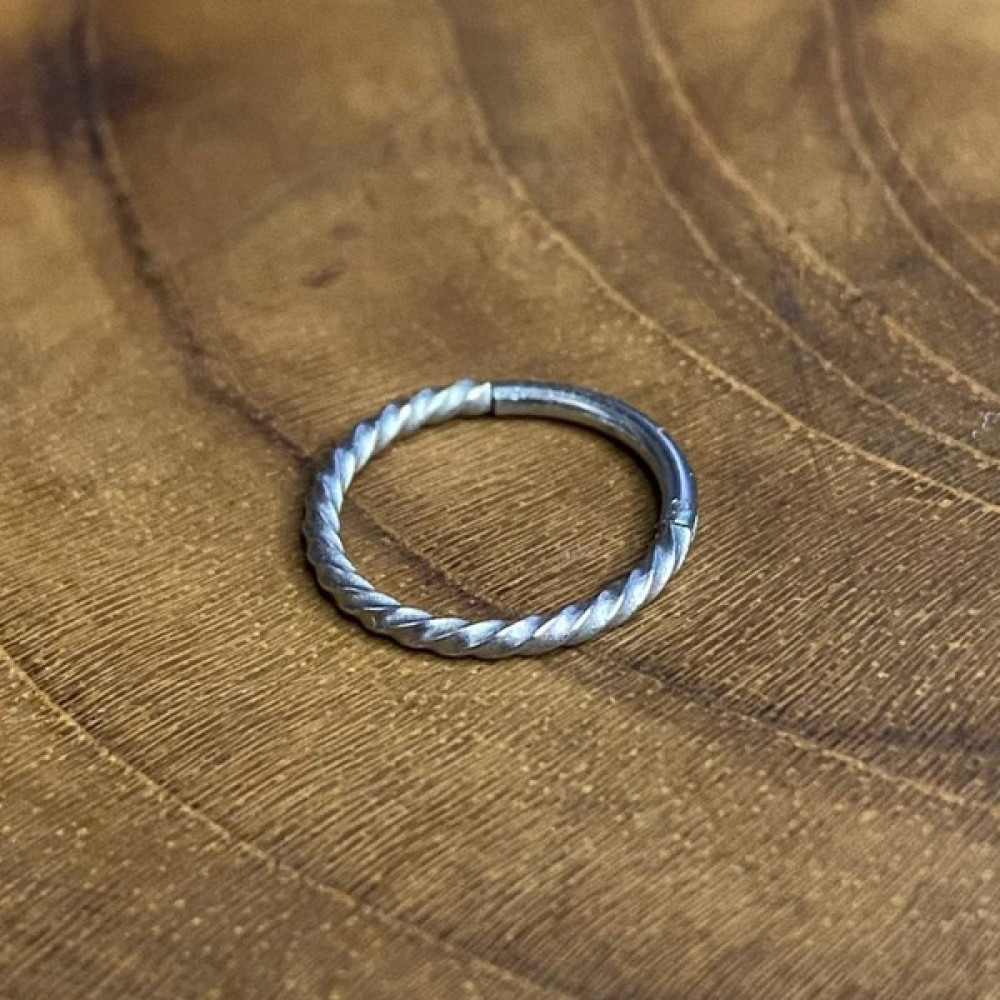 Aya Tasarım Çelik Kararmaz Burglu Menteşeli Halka Piercing - 10 mm - Gümüş Altın & Gümüş Piercing Fiyatı