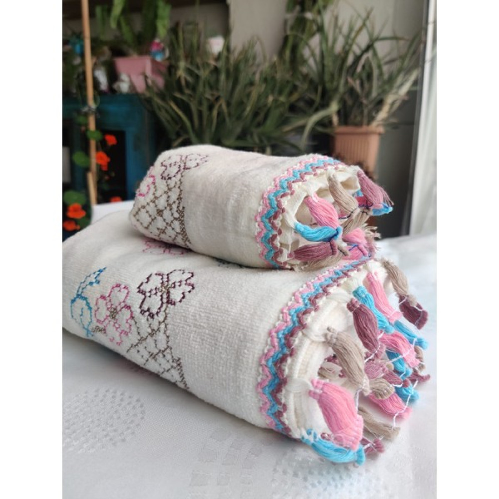 AZH Kanaviçe Çiçek Desenli Püsküllü Havlu Seti 30X50 1 Adet + 50X90 1 Adet 2 Li Set - 50 x 90 cm - 30 x 50 cm - Renkli El / Yüz Havlusu Fiyatı