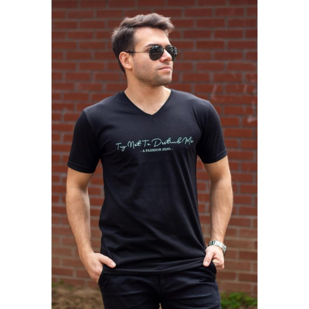 Azıcık Akıllı Erkek Siyah El Yazısı Imza Baskı Kısa Kollu V Yaka Erkek T-Shirt 23ETSHVYAZ Erkek T-shirt Fiyatı