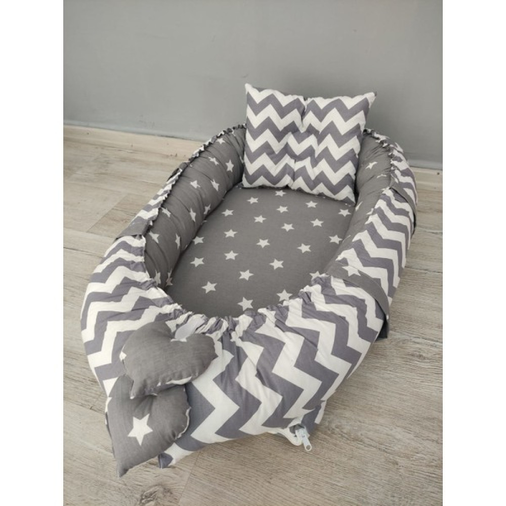 Babynest Dünyası Gri Yıldız Desen ve Gri Zikzak Desen Kombin Orijinal Babynest, ve Yastığı Ana Kucağı ve Oto Koltuğu Fiyatı