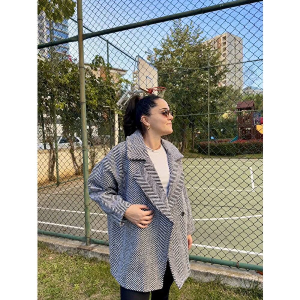 Balık Sırtı Astarlı Oversize Kaşe Kaban Siyah Beyaz Kadın Kaban Fiyatı