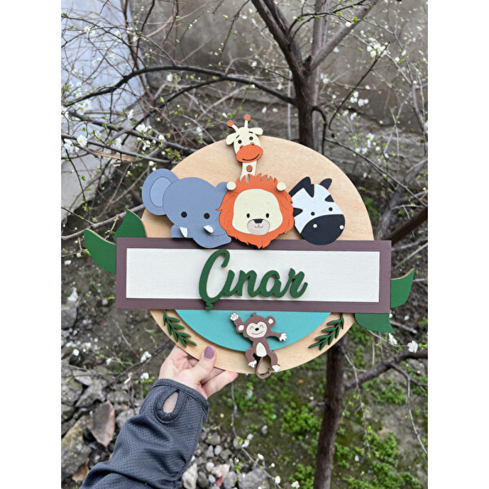 Baykuş Craft Mimarlık Özel Tasarım Daire Safari Hayvanlı Aslan Zürafa Bebek Ahşap Kapı Süsü - Ahşap Rengi Bebek Kapı Süsü Fiyatı