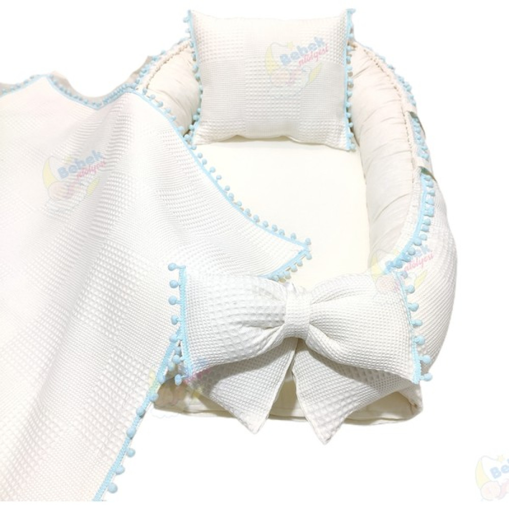 Bebek Atölyesi Babynest ve Battaniye Petek Kumaş Krem Mavi Ponpon - Beyaz Ana Kucağı Fiyatı