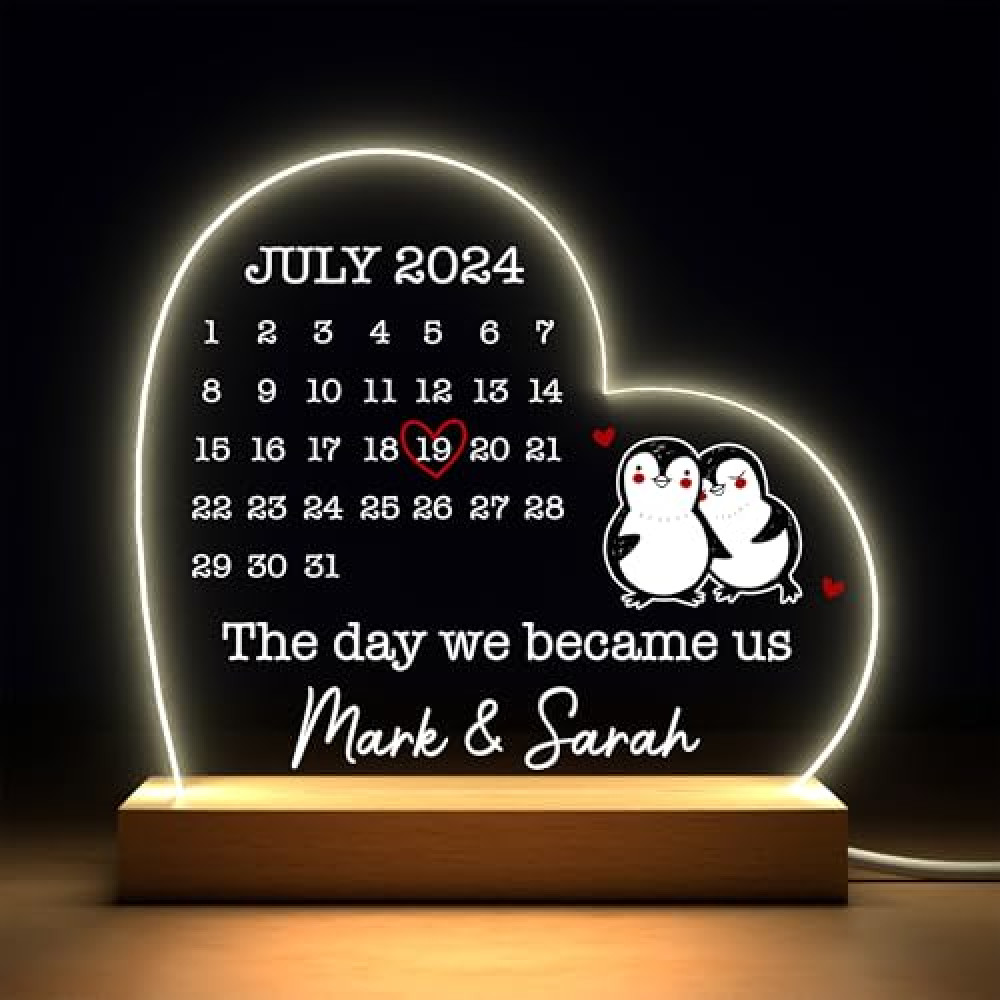 Beecreative Anniversary Gifts For Couple, Personalised Couples LED Night Light Gift, For Him Her, Penguin Couple Anniversary Gift