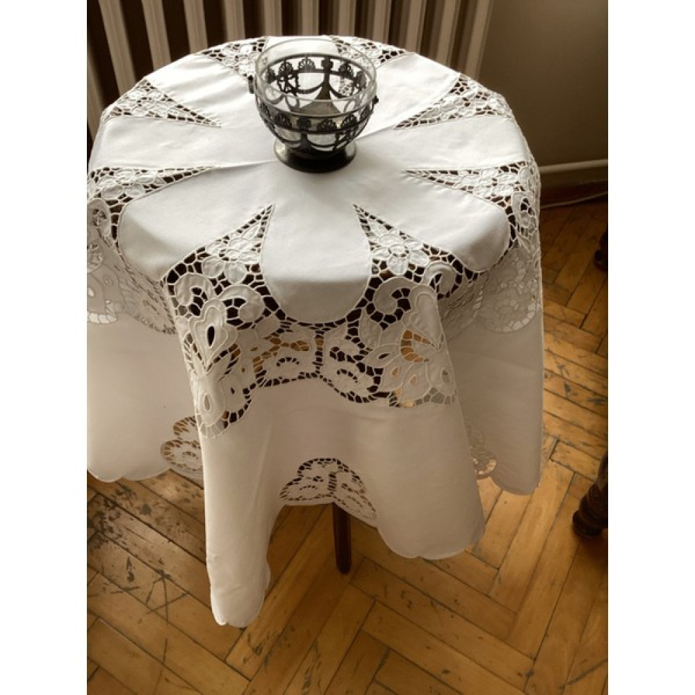 BGM Home Beyaz Iş Fiskos Masa Örtüsü - 125 x 125 cm Masa Örtüsü Fiyatı