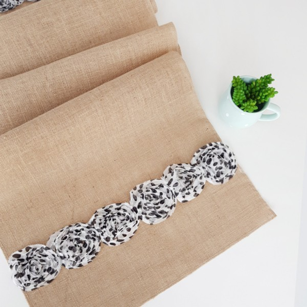 Bimotif Çiçek süslemeli jüt runner, siyah beyaz 45x200 cm - 45 x 200 cm Masa Örtüsü Fiyatı