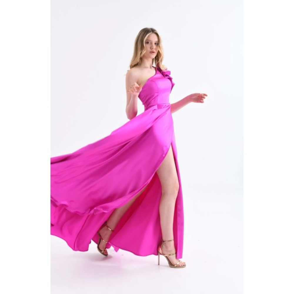 BK Butik Ek Omuz Detaylı Yırtmaçlı Saten Abiye Elbise Fiyatı