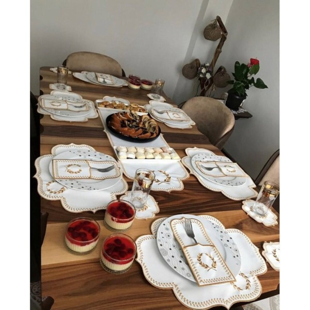 Bonny Home Başak Krem Gold 8 Kişilik 25 Parça Amerikan Servis ve Runner Seti Nakışlı Deri Yemek Sunum Takımı - 35 x 100 cm - Krem - Gold Masa Örtüsü Fiyatı