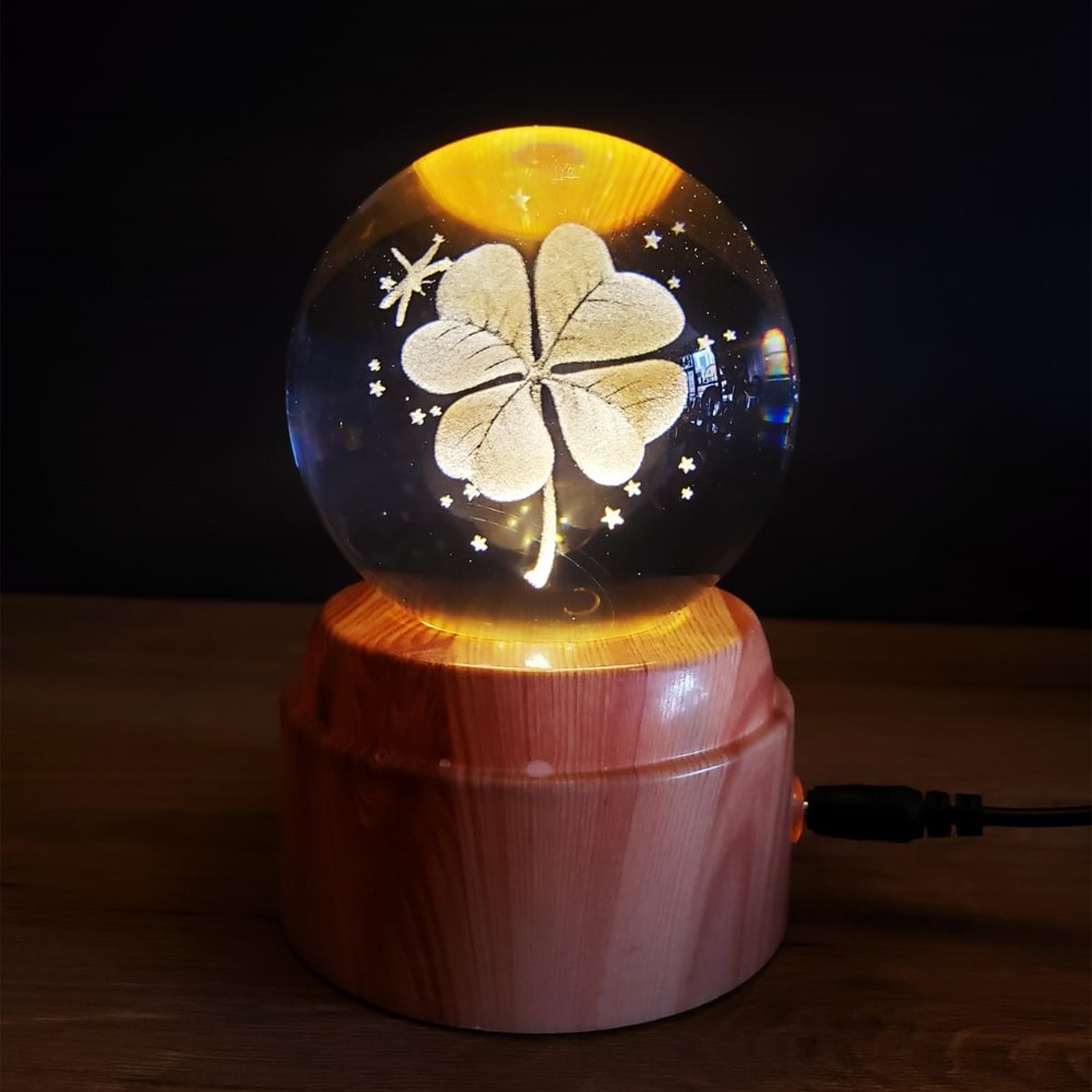 Bşk Virgo 3D Kristal Cam Küre Gece Lambası, 8 cm Çap, LED Işıklı, USB ile Çalışır, Ahşap Stand, Otomatik Dönen, Büyük Boy - Yonca - Sarı Gece Lambası Fiyatı