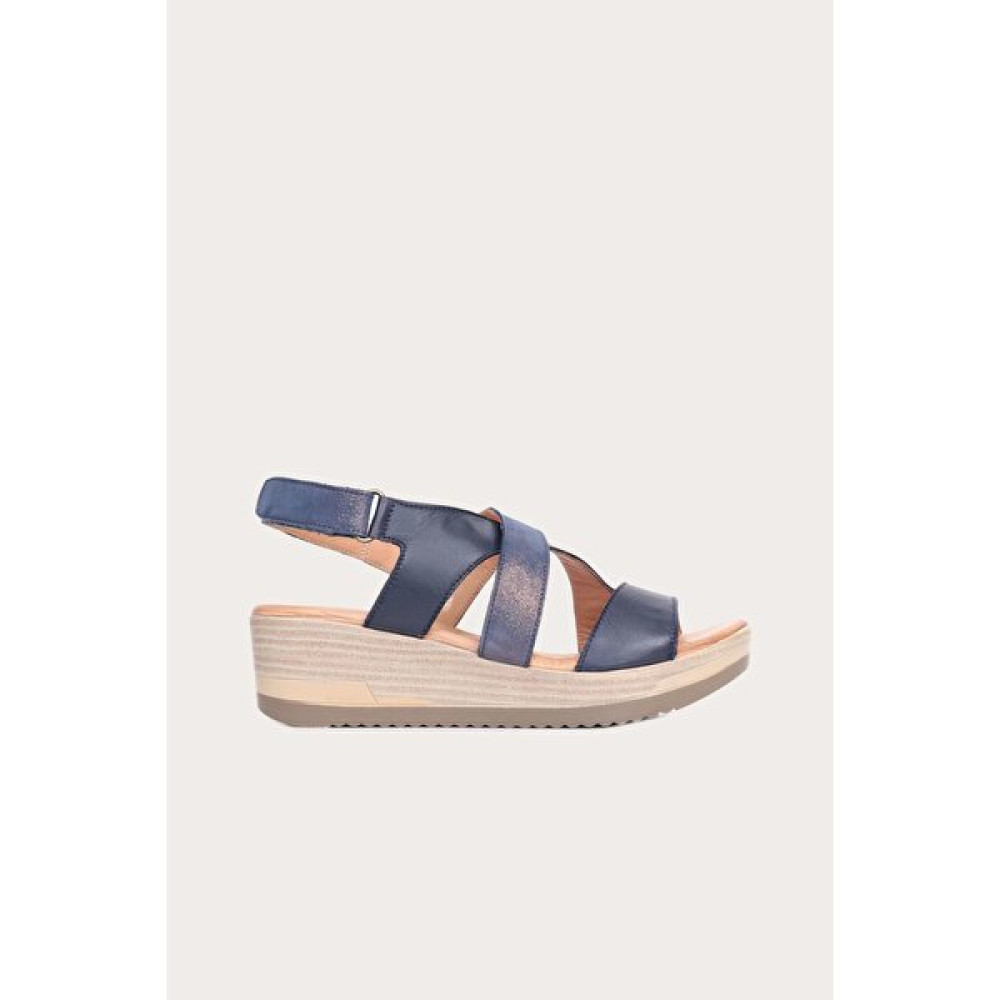 Bueno Shoes Lacivert Deri Kadın Dolgu Topuklu Sandalet Kadın Terlikleri ve Sandaletleri Fiyatı