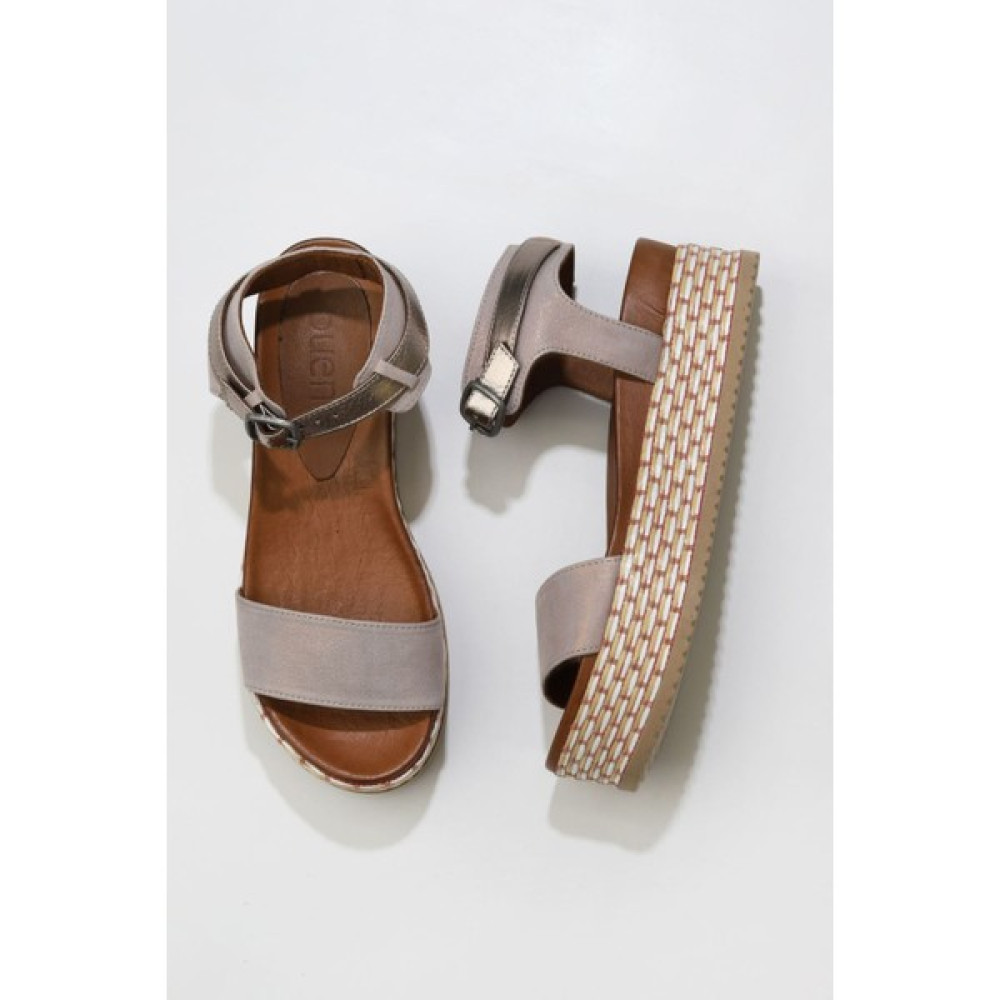 Bueno Shoes Pudra Simli Deri Kadın Dolgu Topuklu Espadril Sandalet 01WQ3702 Kadın Günlük Ayakkabıları Fiyatı