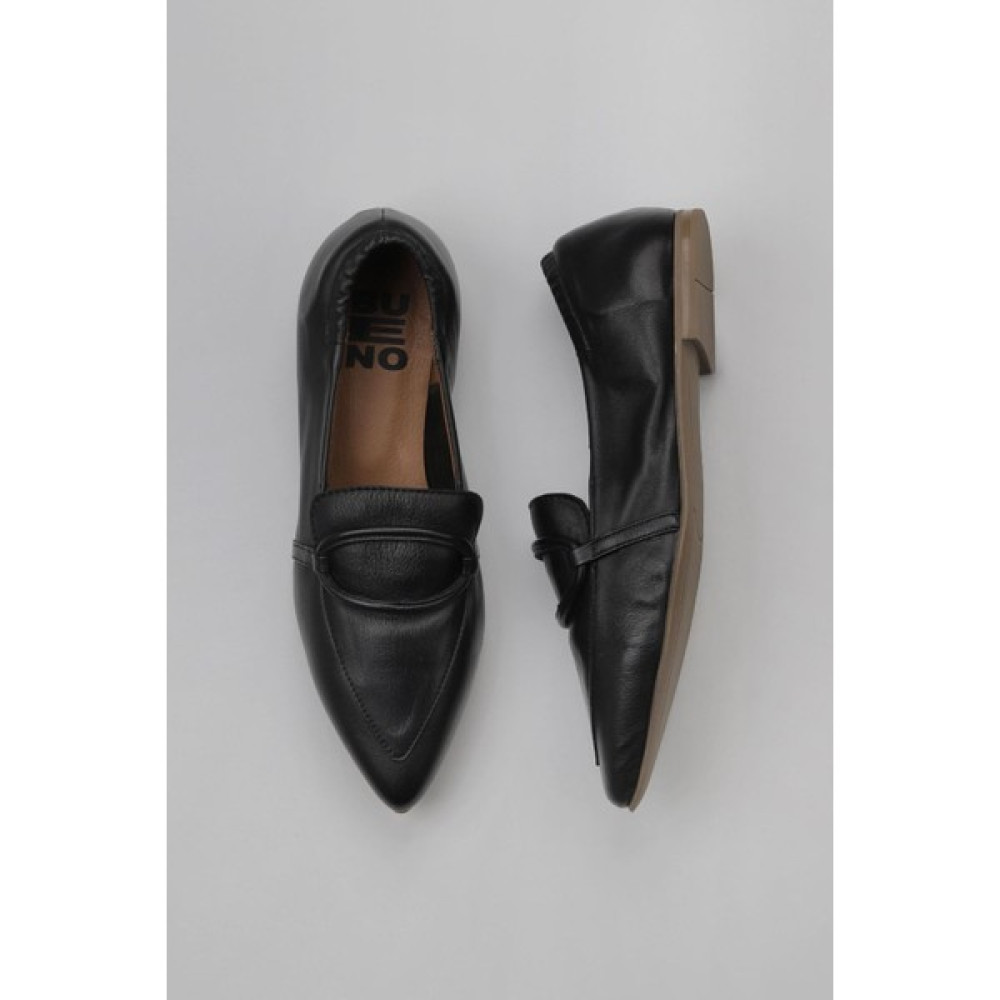 Bueno Shoes Siyah Deri Kadın Düz Ayakkabı 01WY1801 Kadın Günlük Ayakkabıları Fiyatı