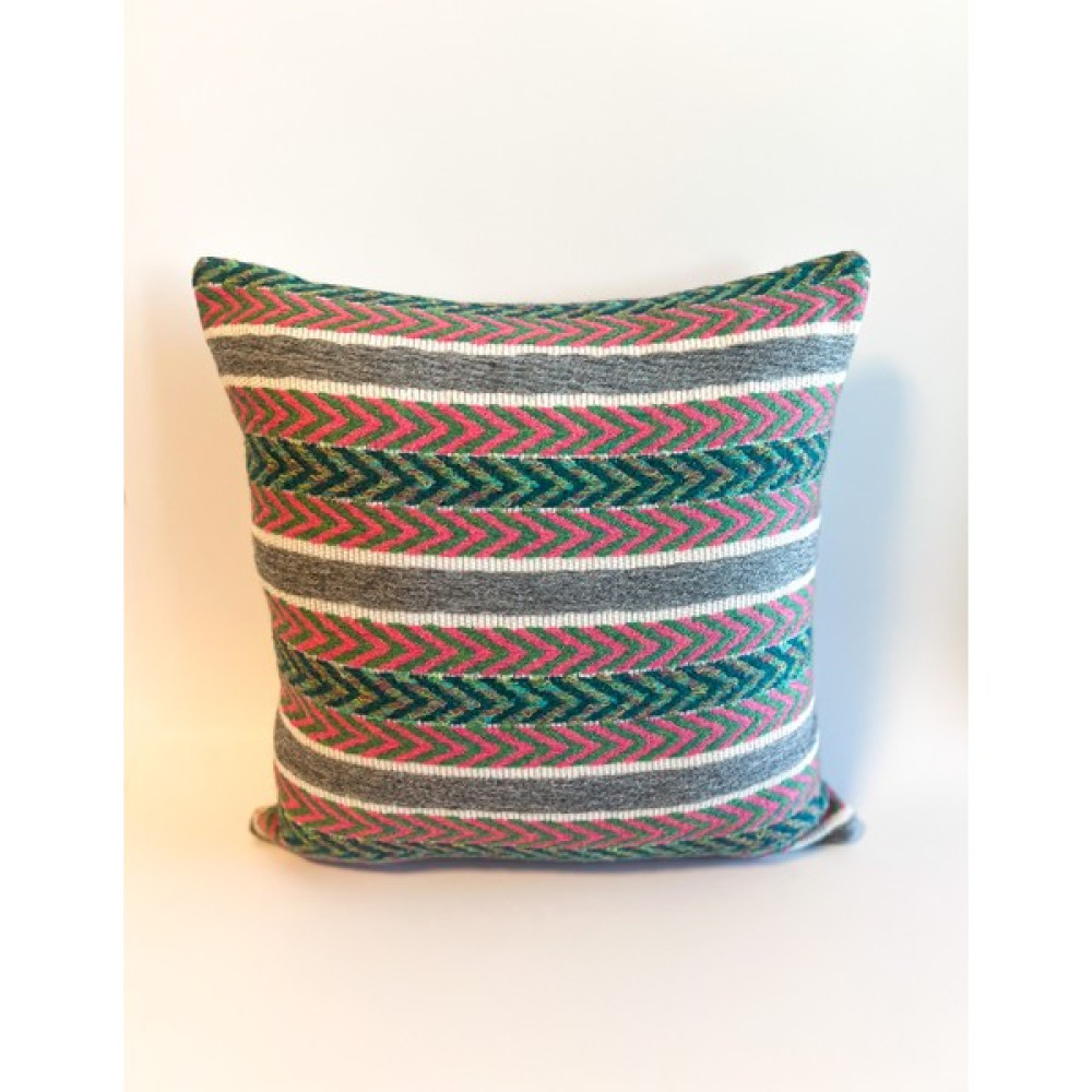 Buntera Home Desenli Renkli Yün Kırlent Kılıfı - 44 x 44 cm Kırlent / Mobilya Yastığı Fiyatı