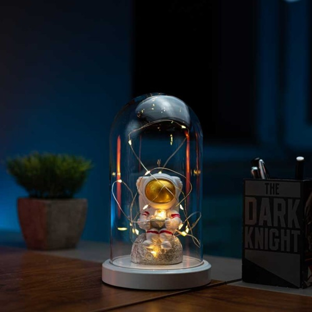 By-Lamp Astronot Oturan Lamba Gold ve Kırmızı Renk Çizgili Masa Lambası Fiyatı