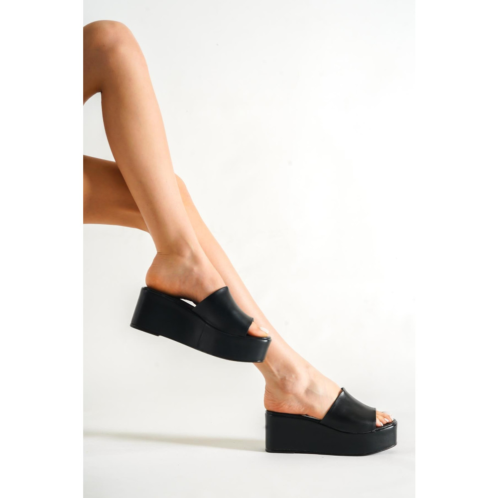 Capone Outfitters Capone Cilt Dolgu Topuklu Tek Bantlı Kadın Flatform Terlik 36 Beden Unisex Sandalet Fiyatı