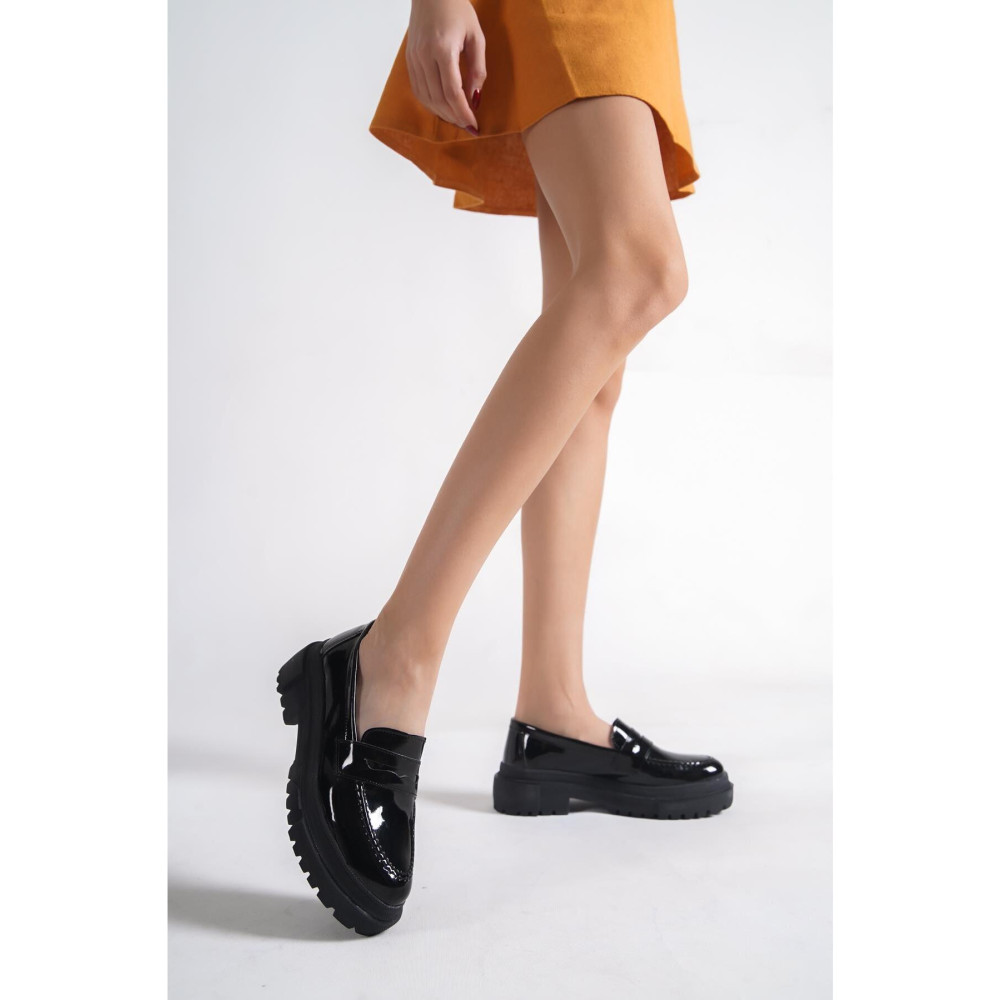 Capone Outfitters Capone Oval Burunlu Trak Tabanlı Rugan Siyah Kadın Loafer 36 Beden Kadın Günlük Ayakkabıları Fiyatı