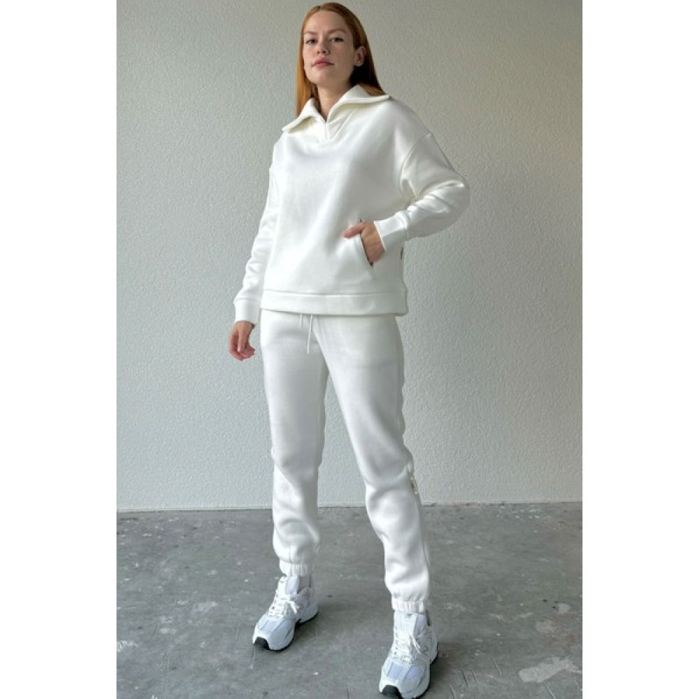 Cappmoda TKM-03511 Beyaz Polo V Yaka Gizli Cepli Sweatshirt Etiket Detaylı Jogger Üç Iplik Şardonlu Ikili Takım Kadın Eşofman Fiyatı