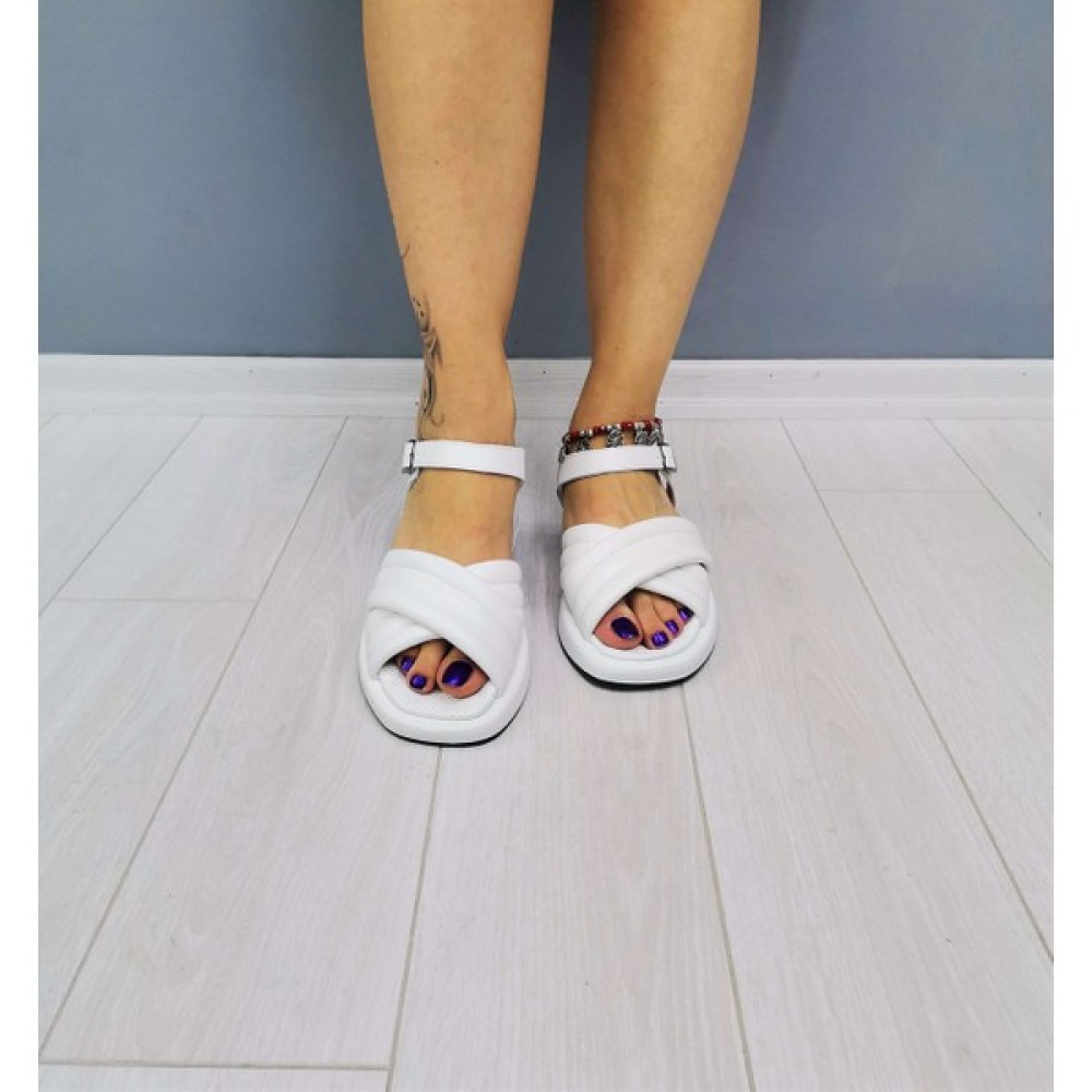 Cassido Shoes Hakiki Deri Ortopedik Taban Beyaz Sandalet Kadın Terlikleri ve Sandaletleri Fiyatı