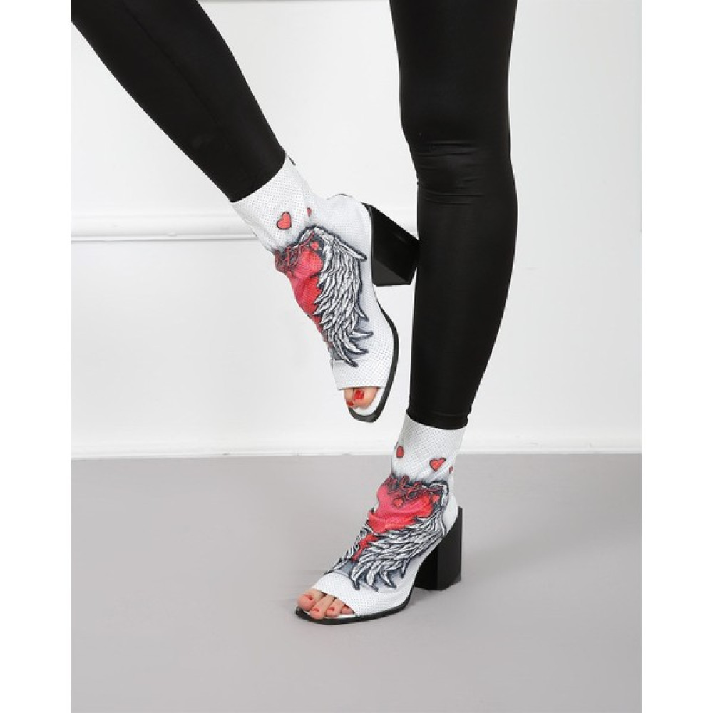 Cassido Shoes Hakiki Deri Özel Tasarım Melek Kanadı Baskılı Beyaz Kadın Yaz Botu Kadın Botları Fiyatı