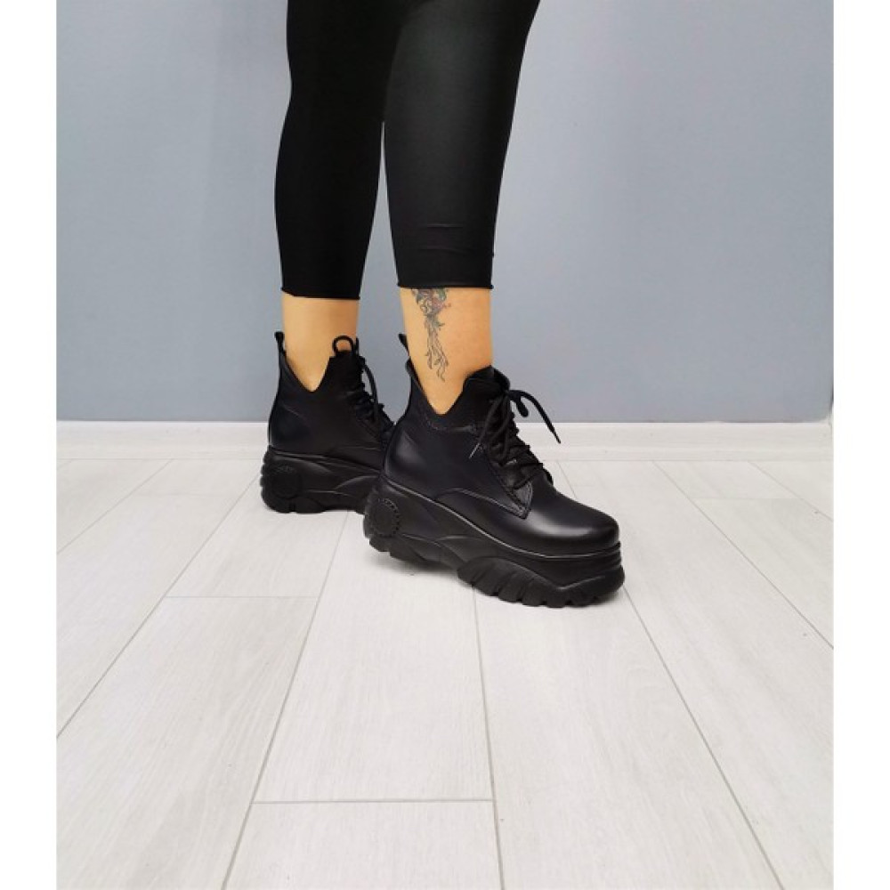 Cassido Shoes Kadın Hakiki Deri Özel Tasarım Dolgu Topuk Siyah Spor Bot Kadın Botları Fiyatı