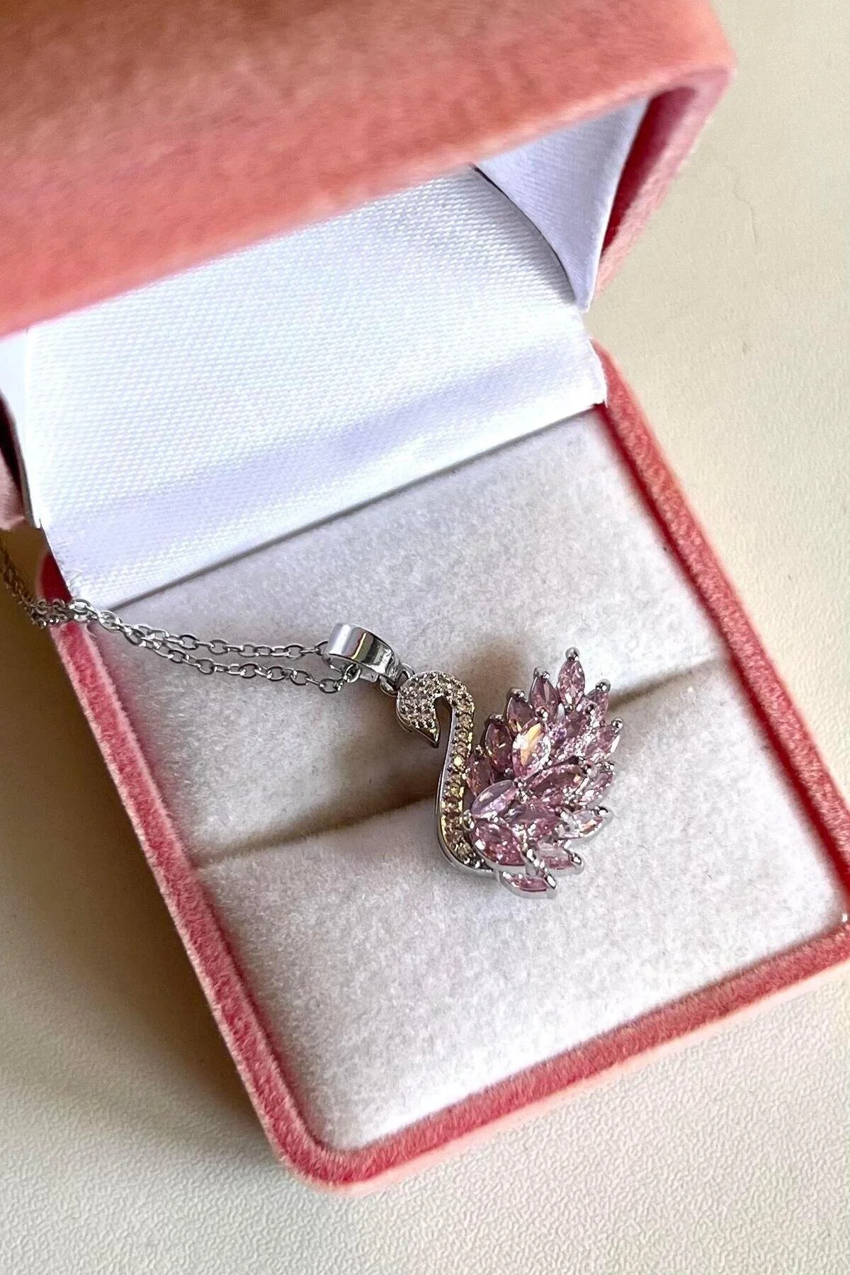 Ceren Pembe Taşlı Kuğu Kolye Çelik" Bijuteri Kolye Fiyatı